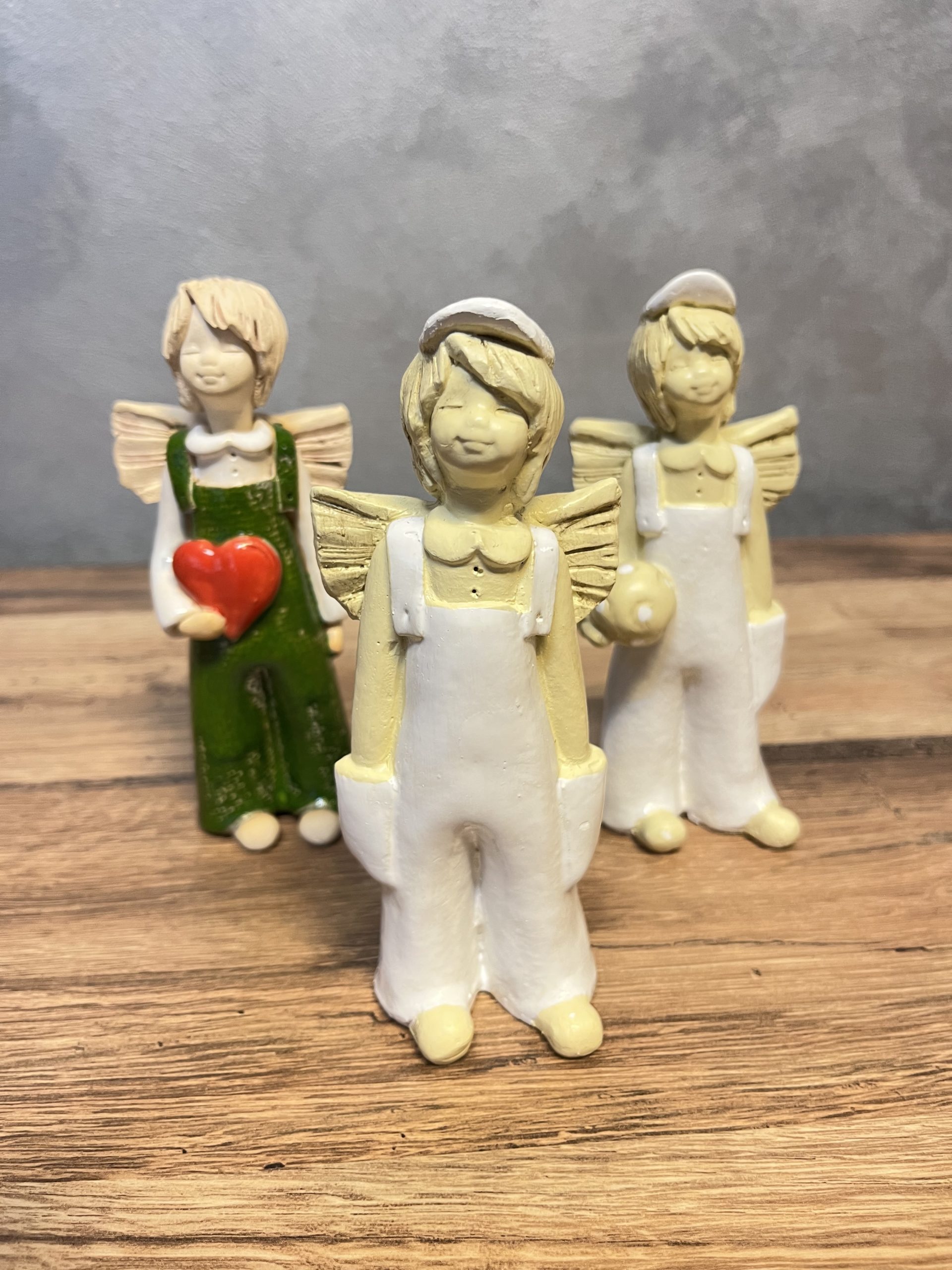 Aniołek ceramiczny dekoracyjny – 15 cm - obrazek 2