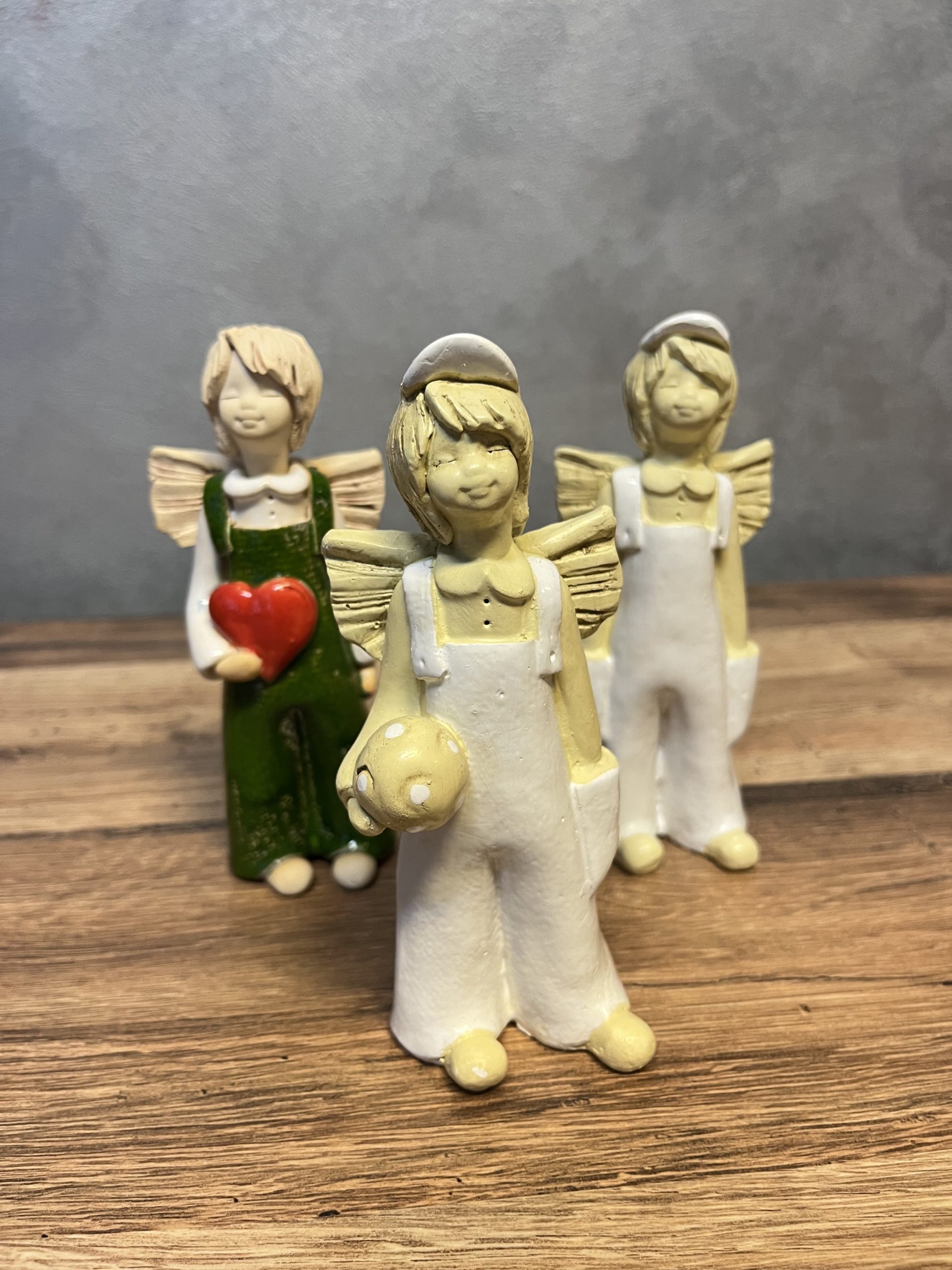 Aniołek ceramiczny dekoracyjny – 15 cm - obrazek 3