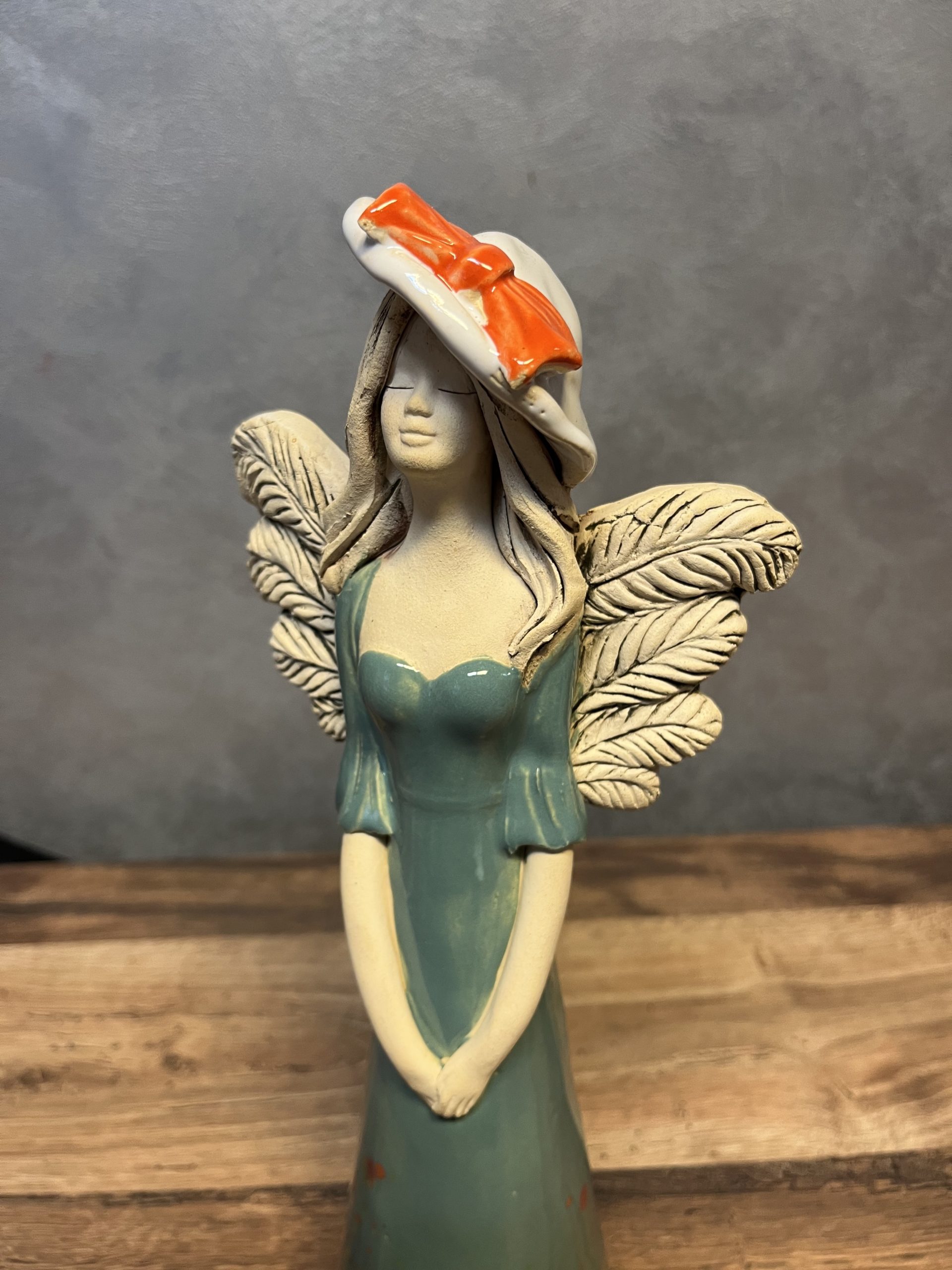 Anioł ceramiczny turkusowy – 36 cm - obrazek 2